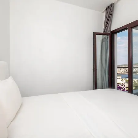 Triplex With Fantastic View In Bodrum فيلة غوندوغان